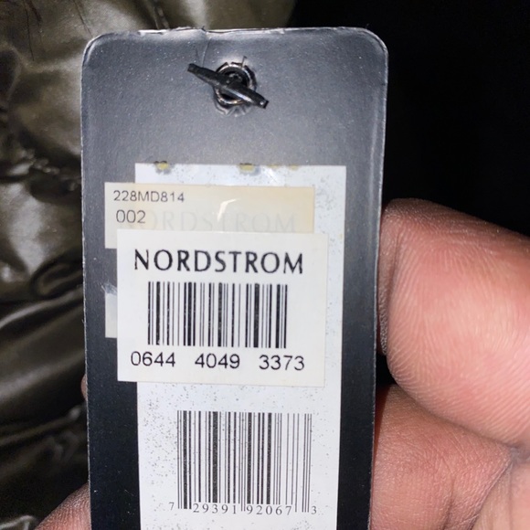 Guess - Picture 4 of 14